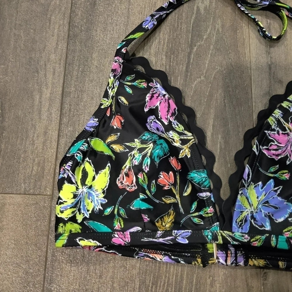 *NWT* Coastal Blue Floral Triangle Bikini Top - Picture 4 of 5